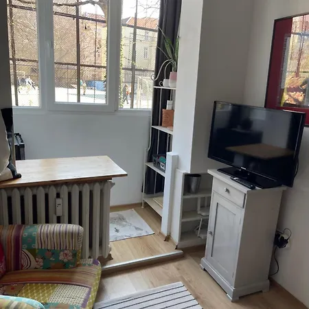 And Cozy * סופיה